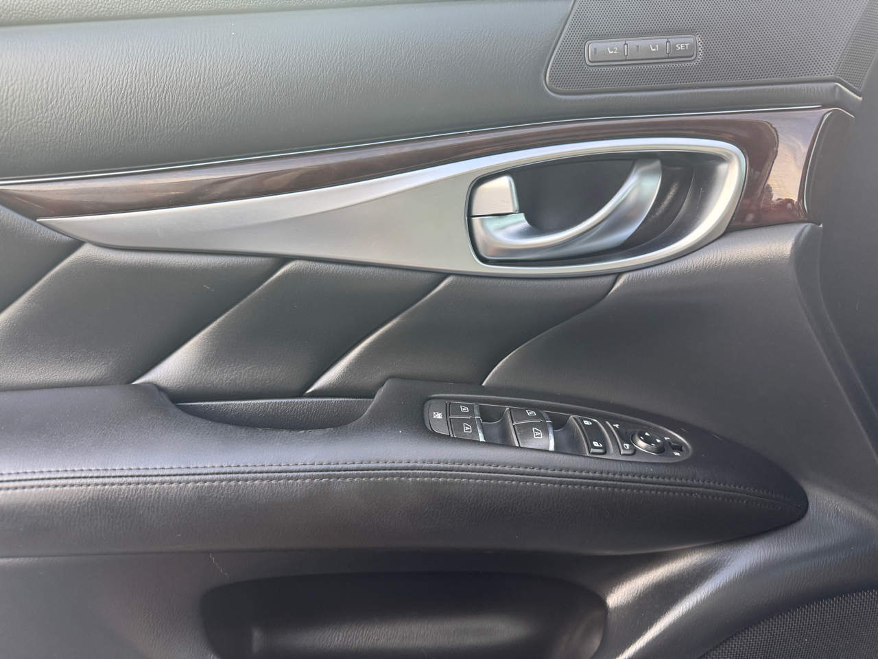 Infiniti Q70  2017 Infiniti Q70  2017