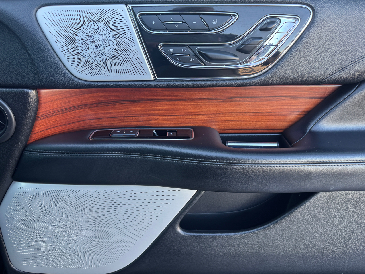 Lincoln Navigator  2020 Lincoln Navigator  2020