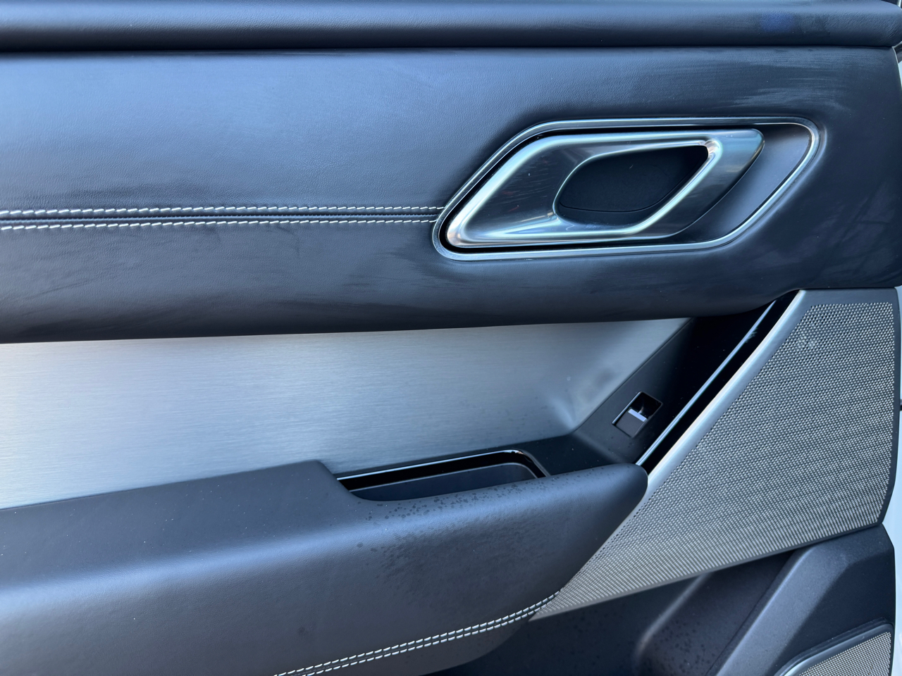 Land Rover Range Rover Velar  2018