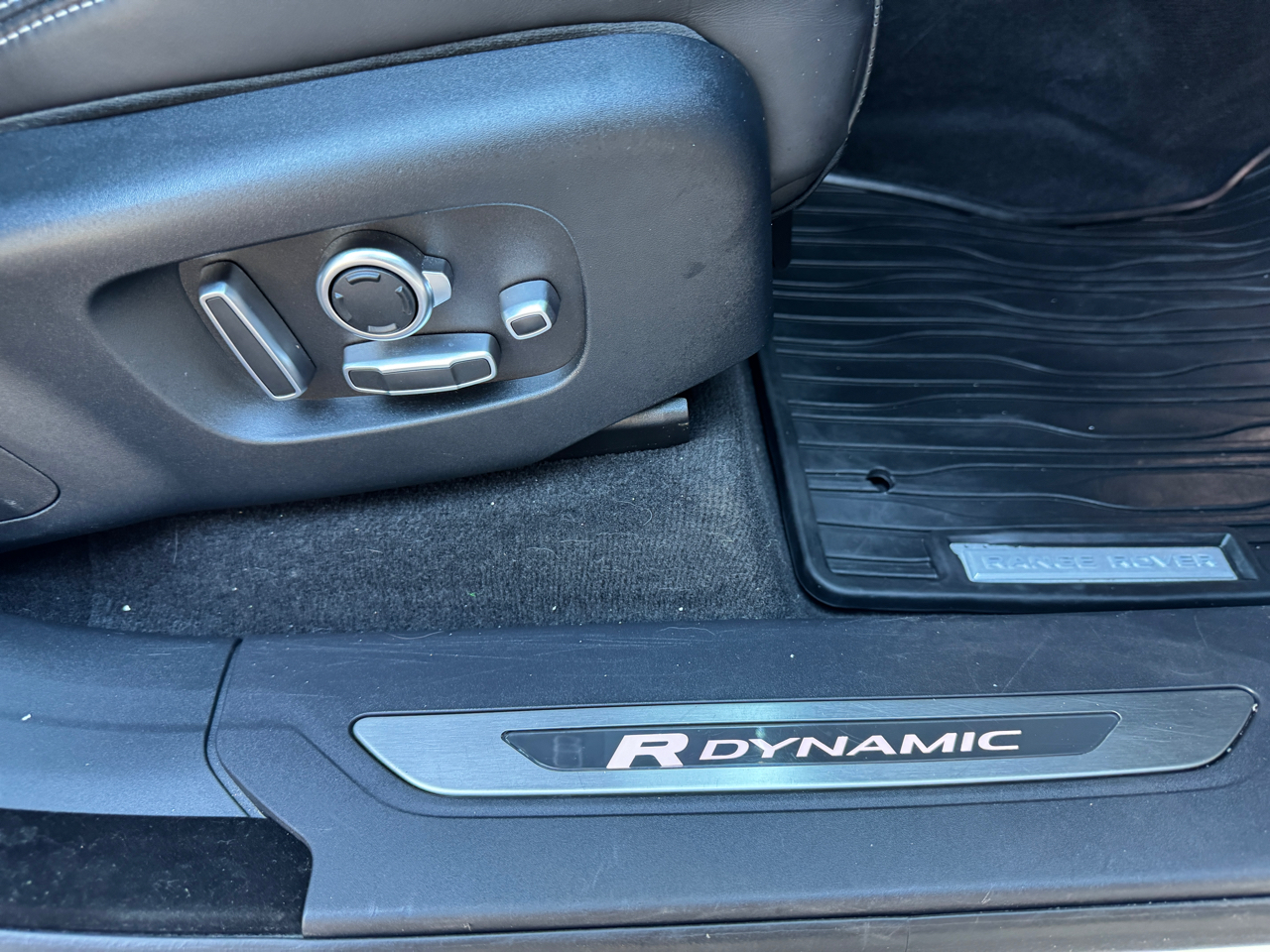 Land Rover Range Rover Velar  2018