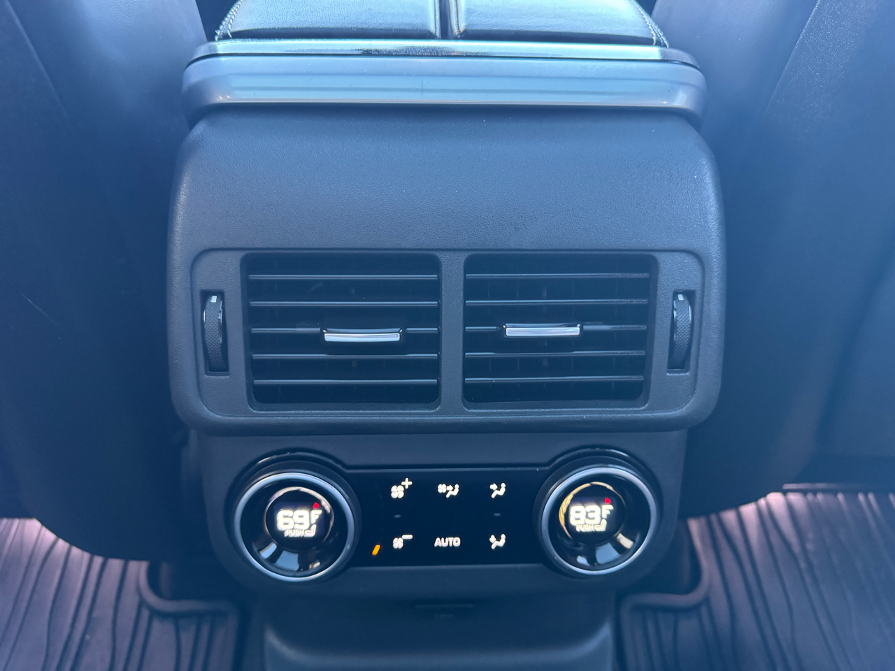 Land Rover Range Rover Velar  2018