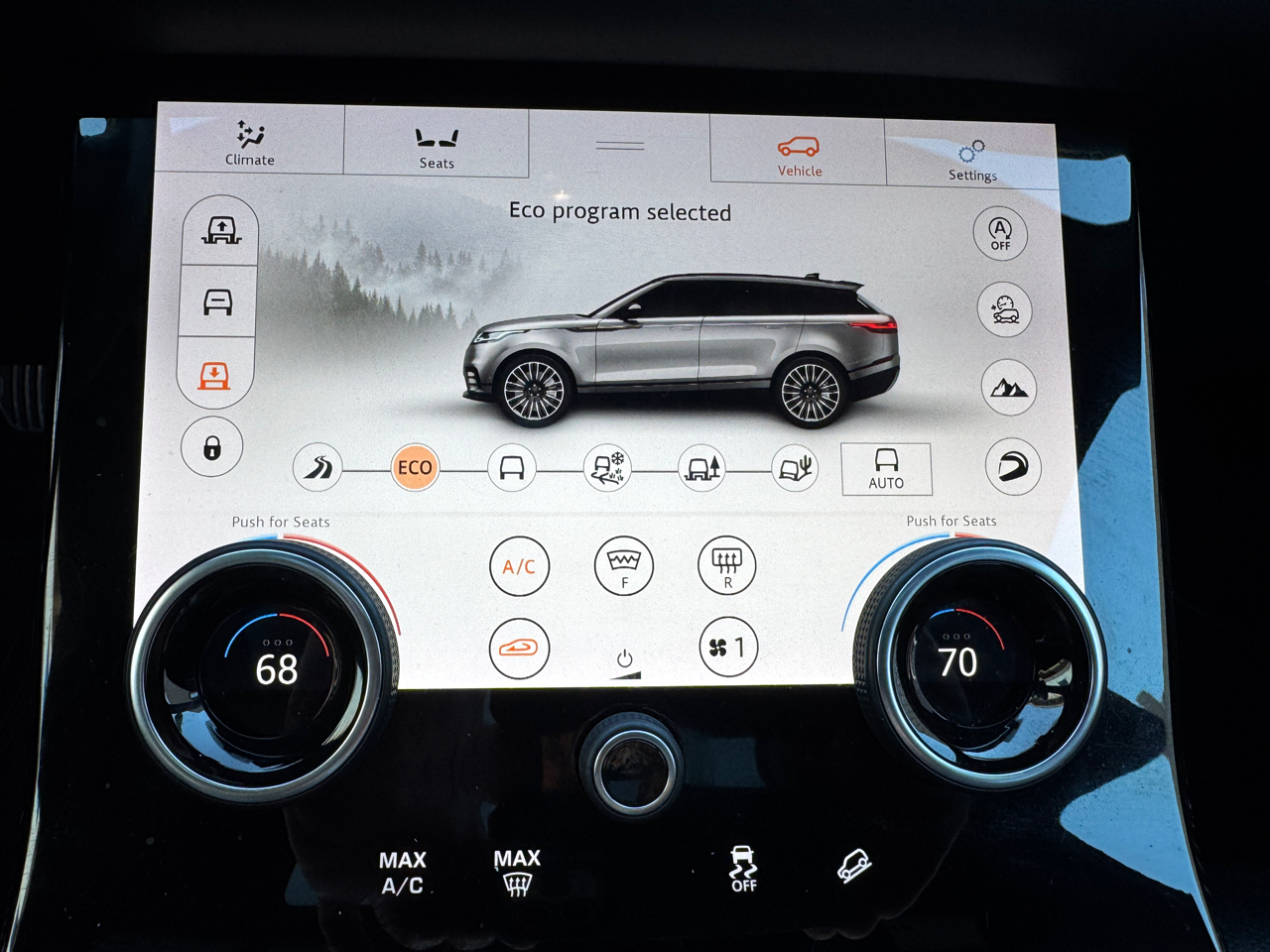 Land Rover Range Rover Velar  2018