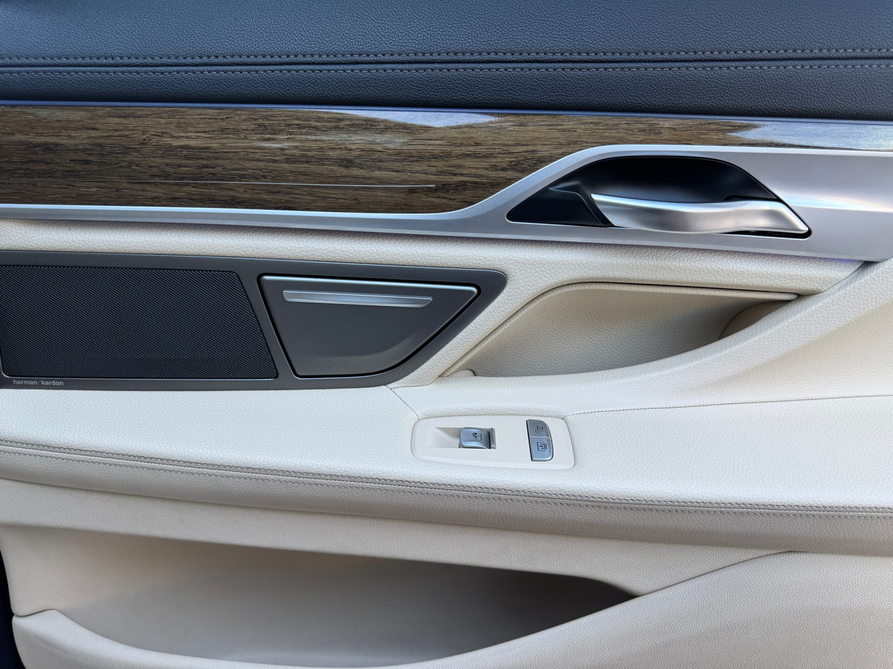 BMW 7-Series 740i 2018