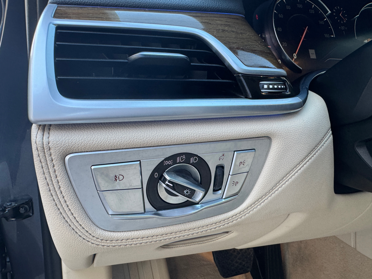 BMW 7-Series 740i 2018