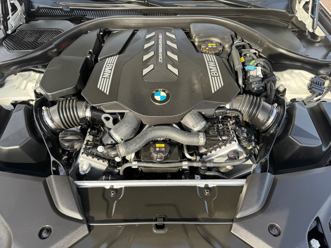 BMW 5-Series M550i xDrive 2020