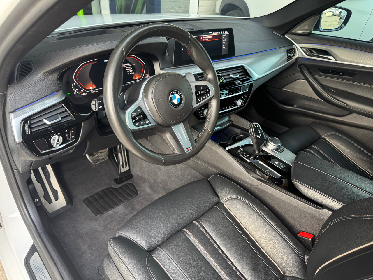 BMW 5-Series M550i xDrive 2020