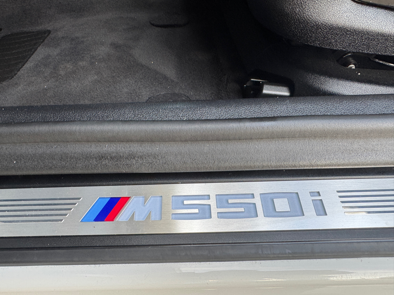 BMW 5-Series M550i xDrive 2020