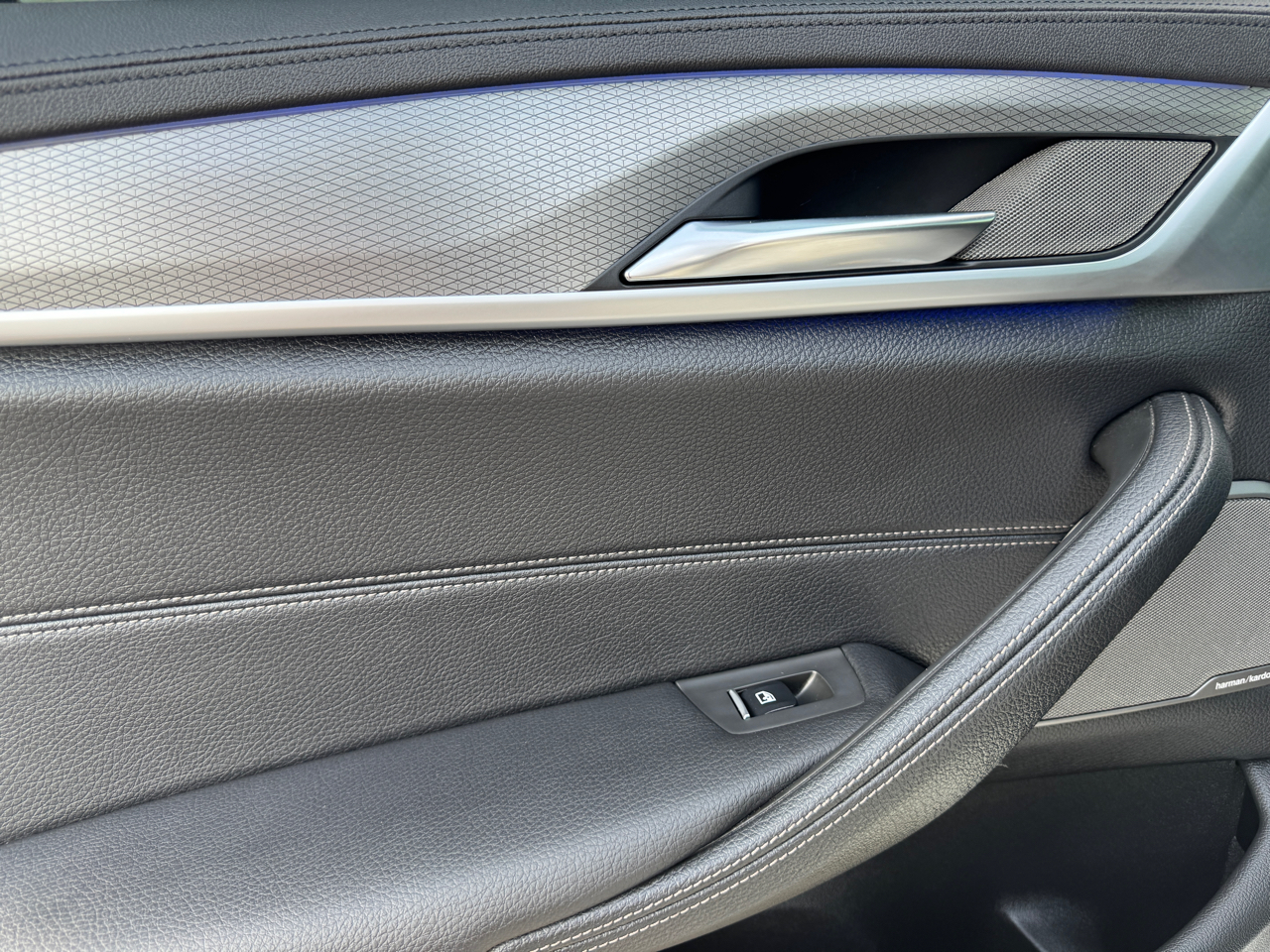 BMW 5-Series M550i xDrive 2020