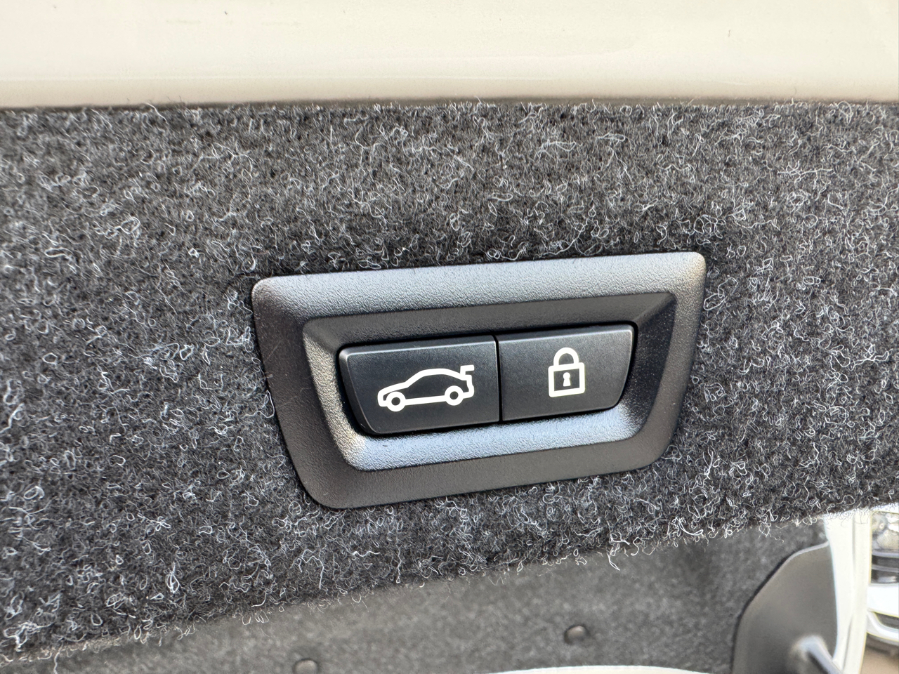 BMW 5-Series M550i xDrive 2020