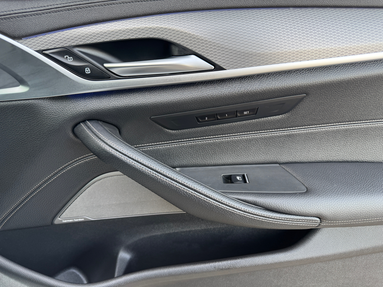 BMW 5-Series M550i xDrive 2020