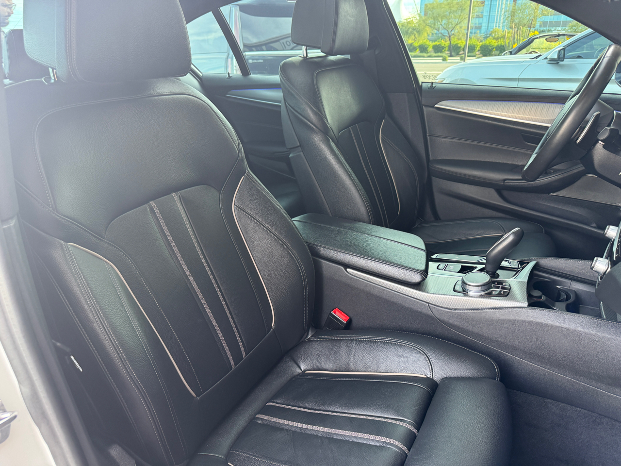 BMW 5-Series M550i xDrive 2020