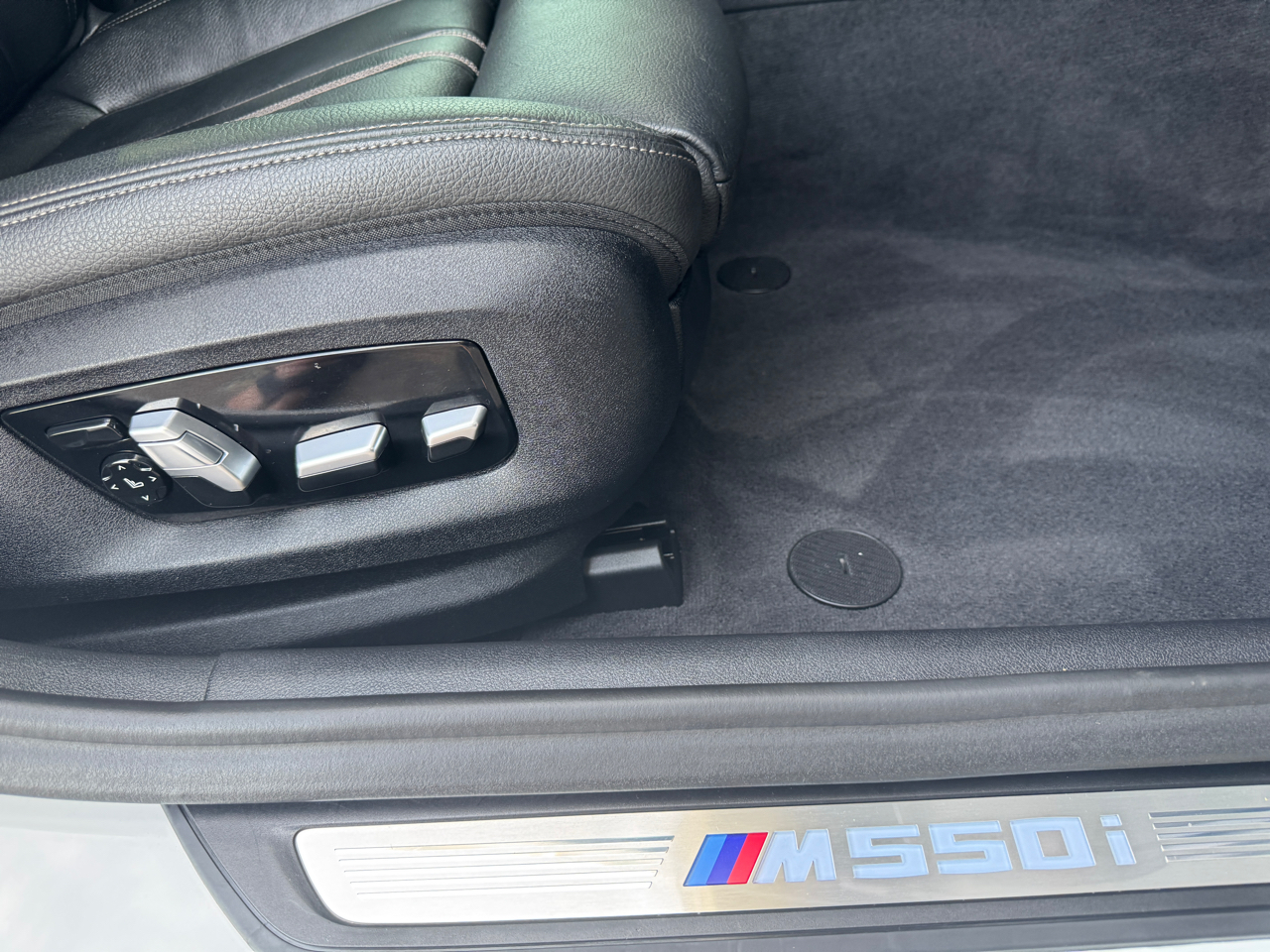 BMW 5-Series M550i xDrive 2020