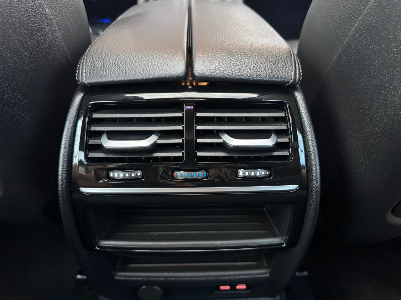 BMW 5-Series M550i xDrive 2020