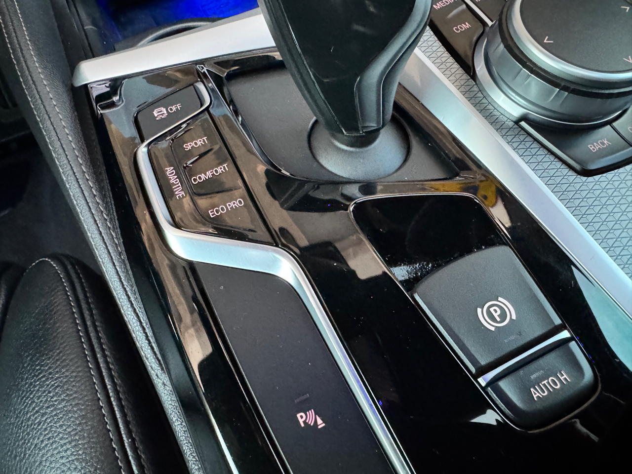 BMW 5-Series M550i xDrive 2020