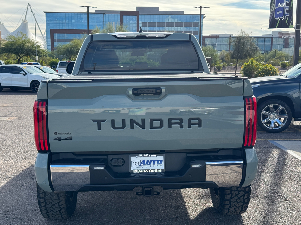 Toyota Tundra SR5 V8 4WD 2024