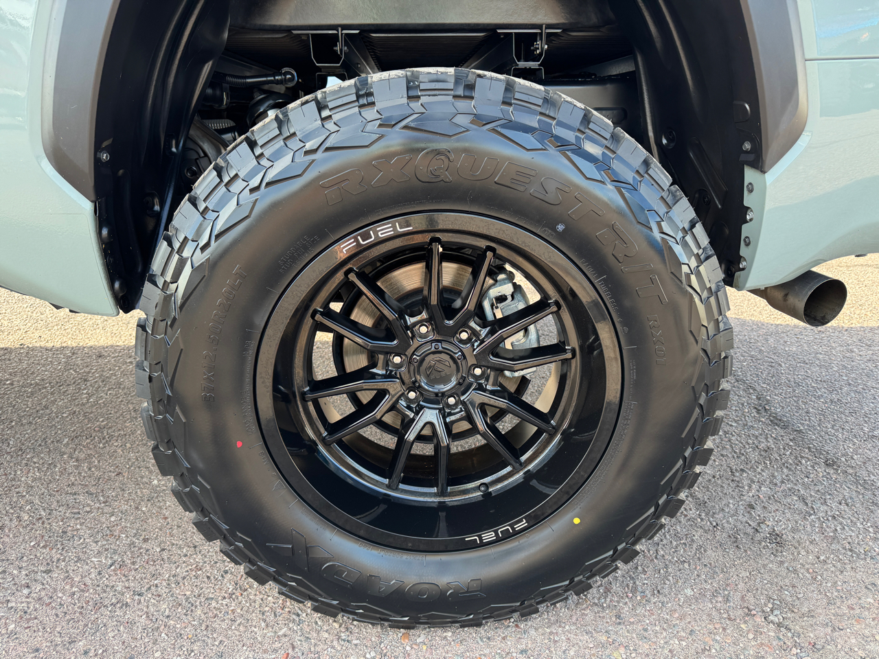 Toyota Tundra SR5 V8 4WD 2024