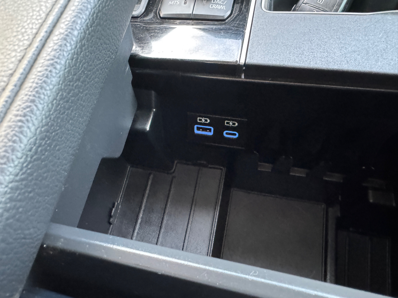 Toyota Tundra SR5 V8 4WD 2024