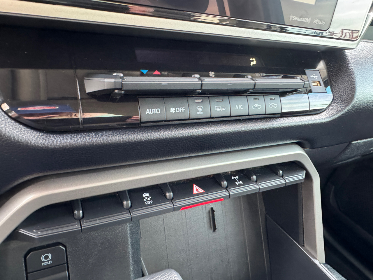 Toyota Tundra SR5 V8 4WD 2024