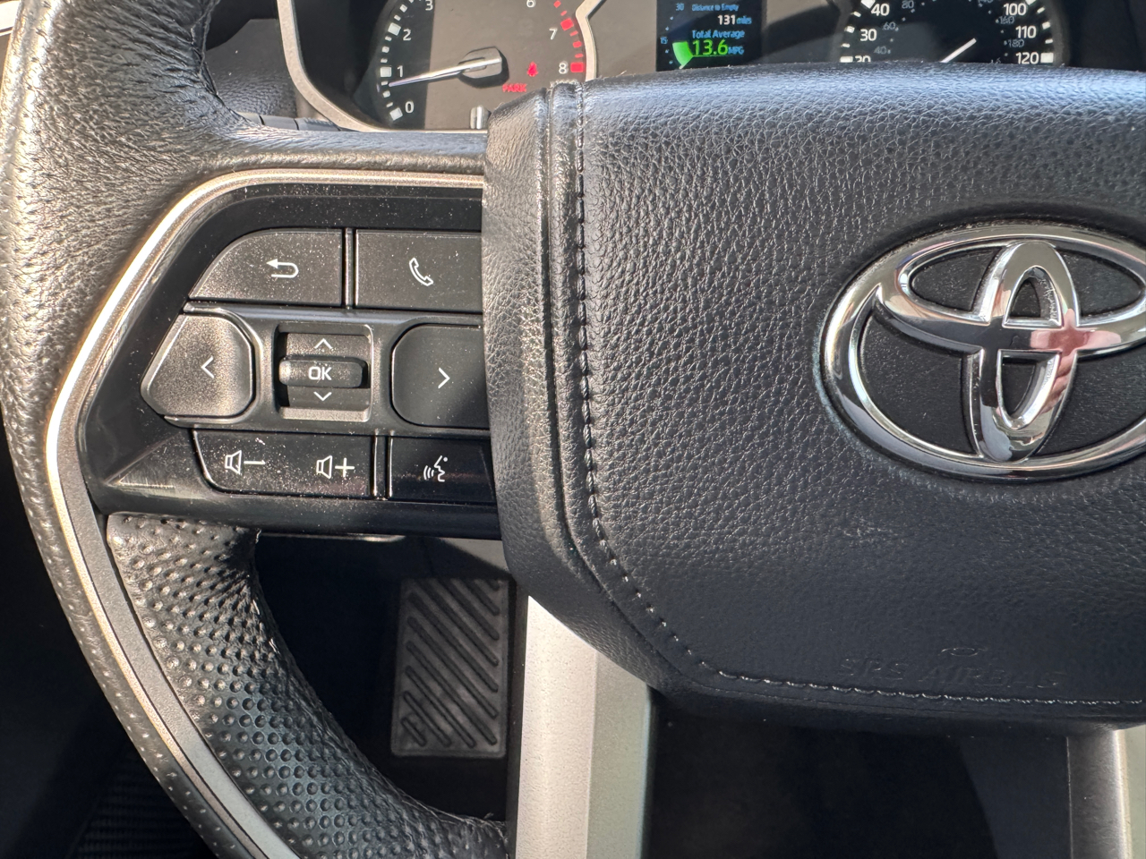 Toyota Tundra SR5 V8 4WD 2024