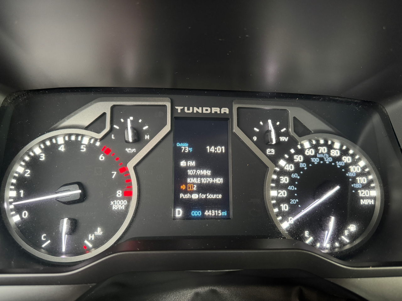 Toyota Tundra SR5 V8 4WD 2024