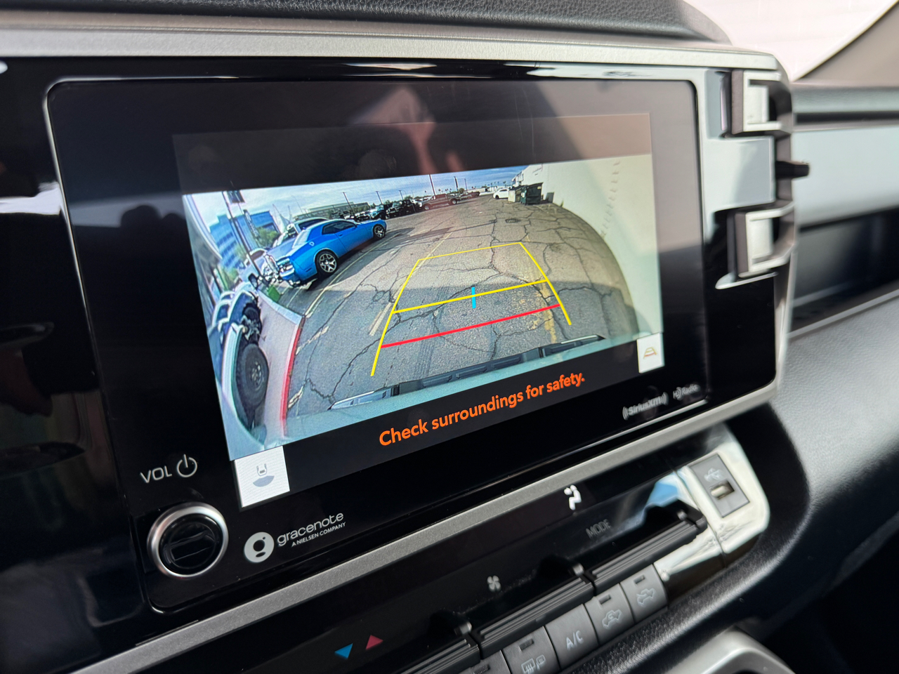 Toyota Tundra SR5 V8 4WD 2024