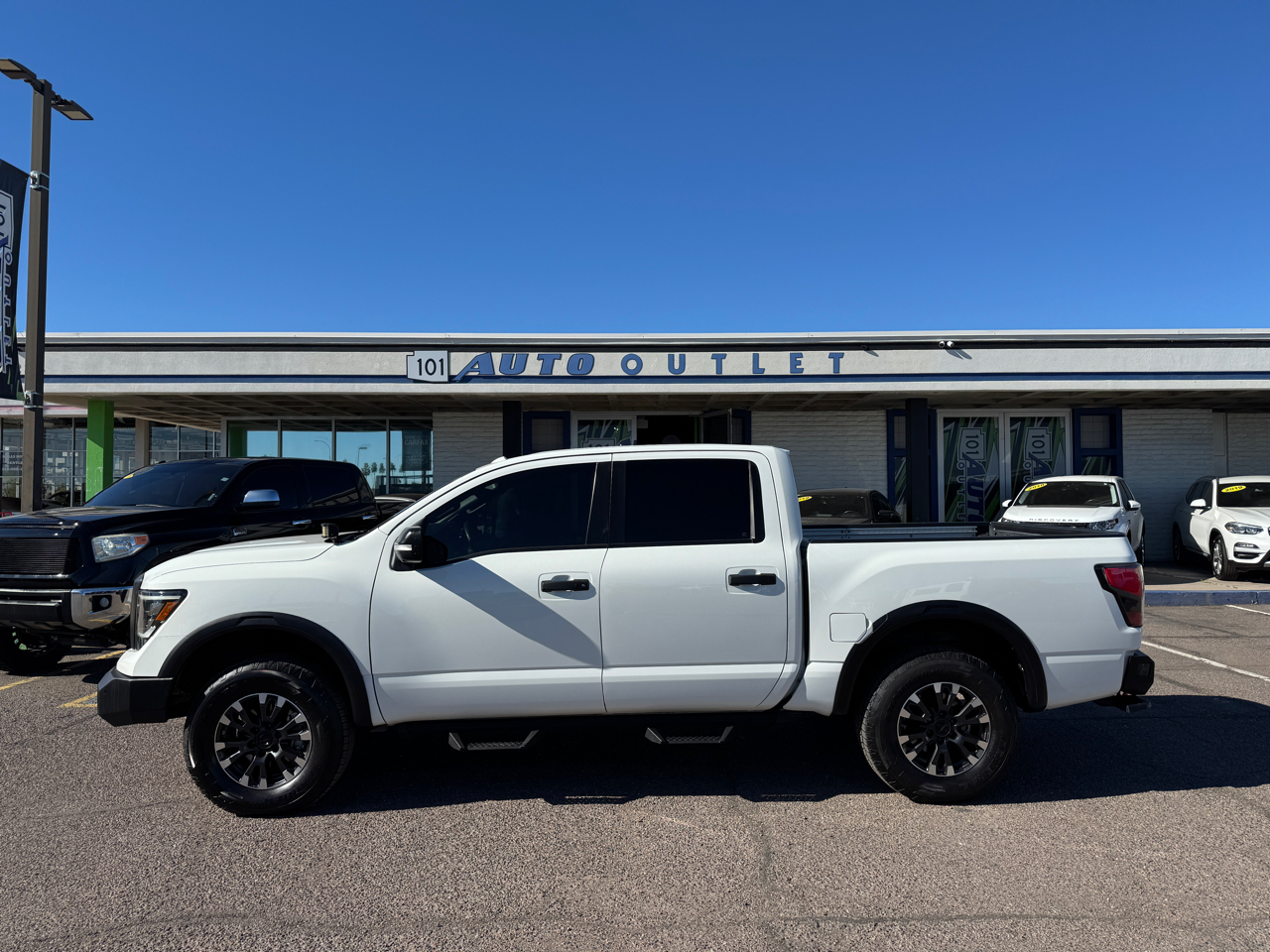 Nissan Titan PRO-4X Crew Cab 4WD SWB 2021