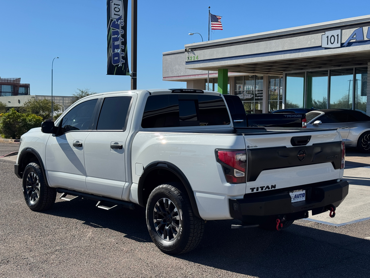 Nissan Titan PRO-4X Crew Cab 4WD SWB 2021