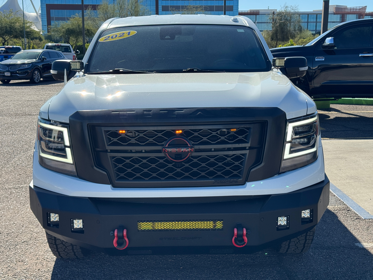 Nissan Titan PRO-4X Crew Cab 4WD SWB 2021