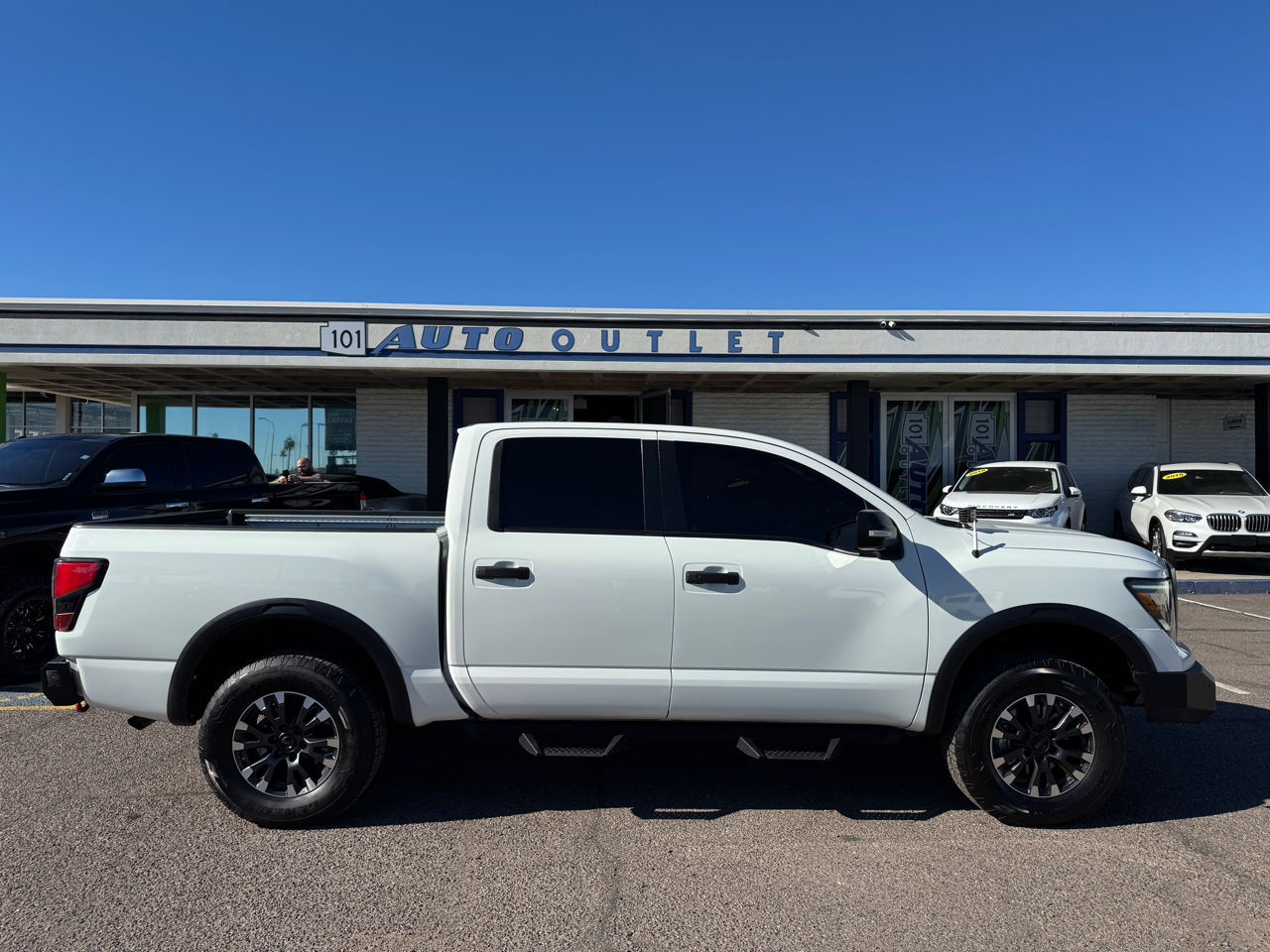 Nissan Titan PRO-4X Crew Cab 4WD SWB 2021