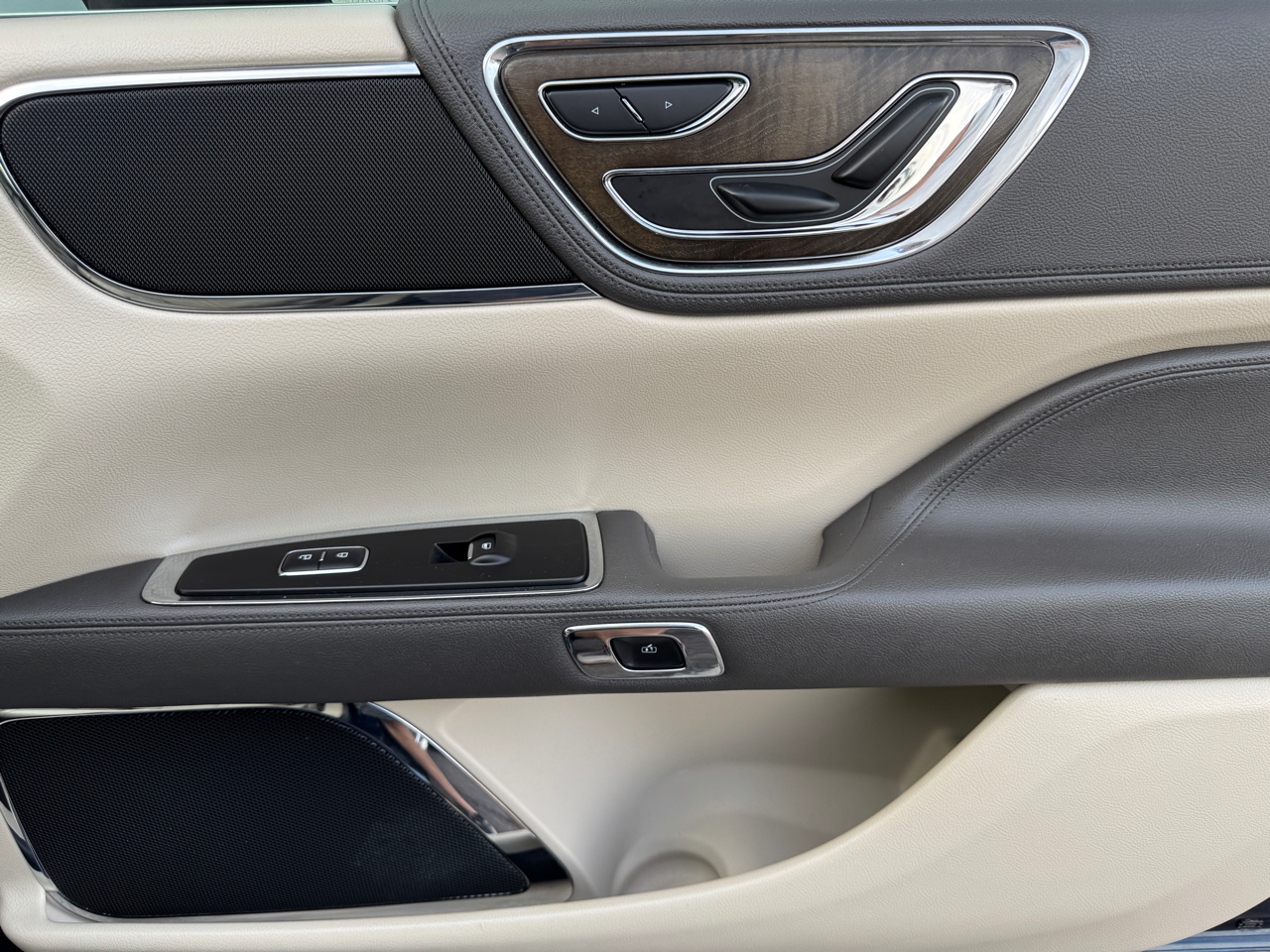 Lincoln Continental  2017