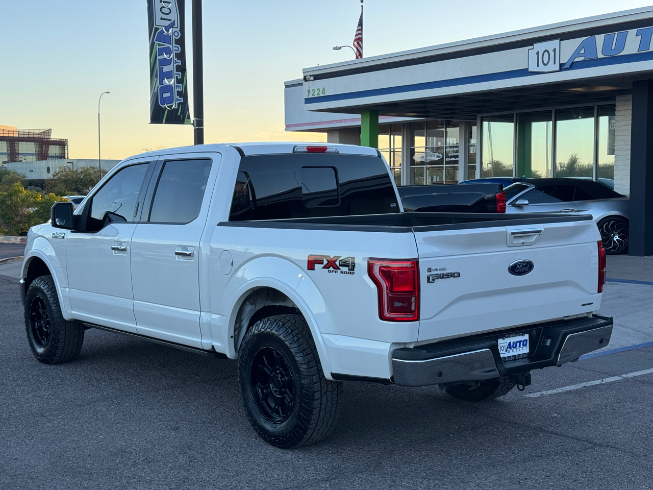 Ford F-150 Lariat SuperCab 5.5-ft Box 4WD 2015