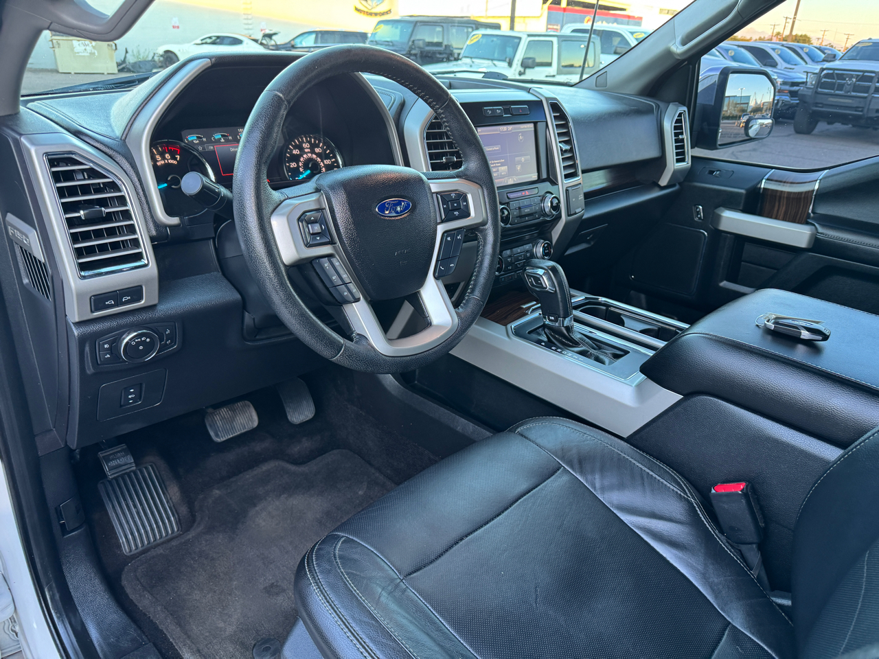 Ford F-150 Lariat SuperCab 5.5-ft Box 4WD 2015