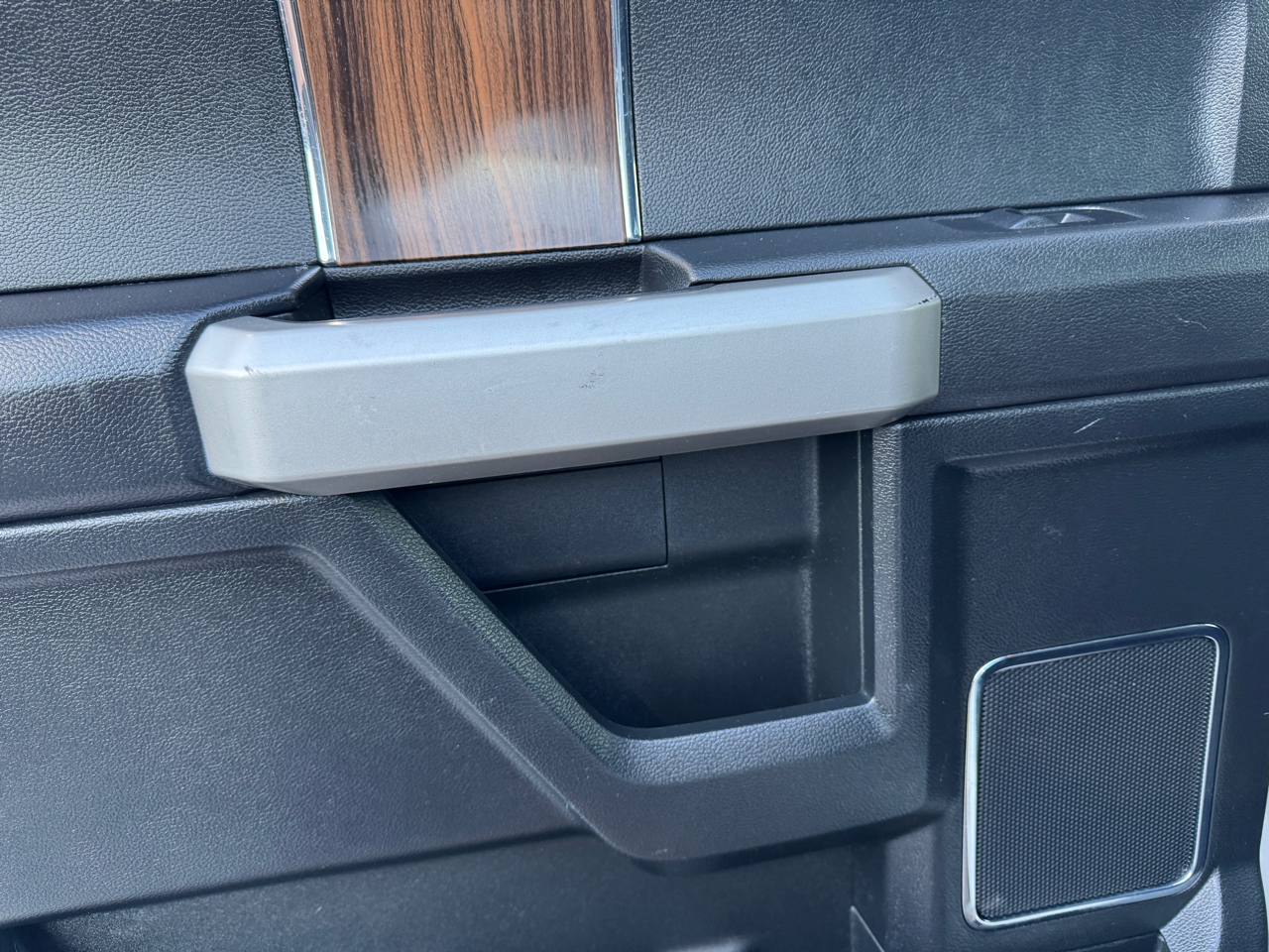 Ford F-150 Lariat SuperCab 5.5-ft Box 4WD 2015