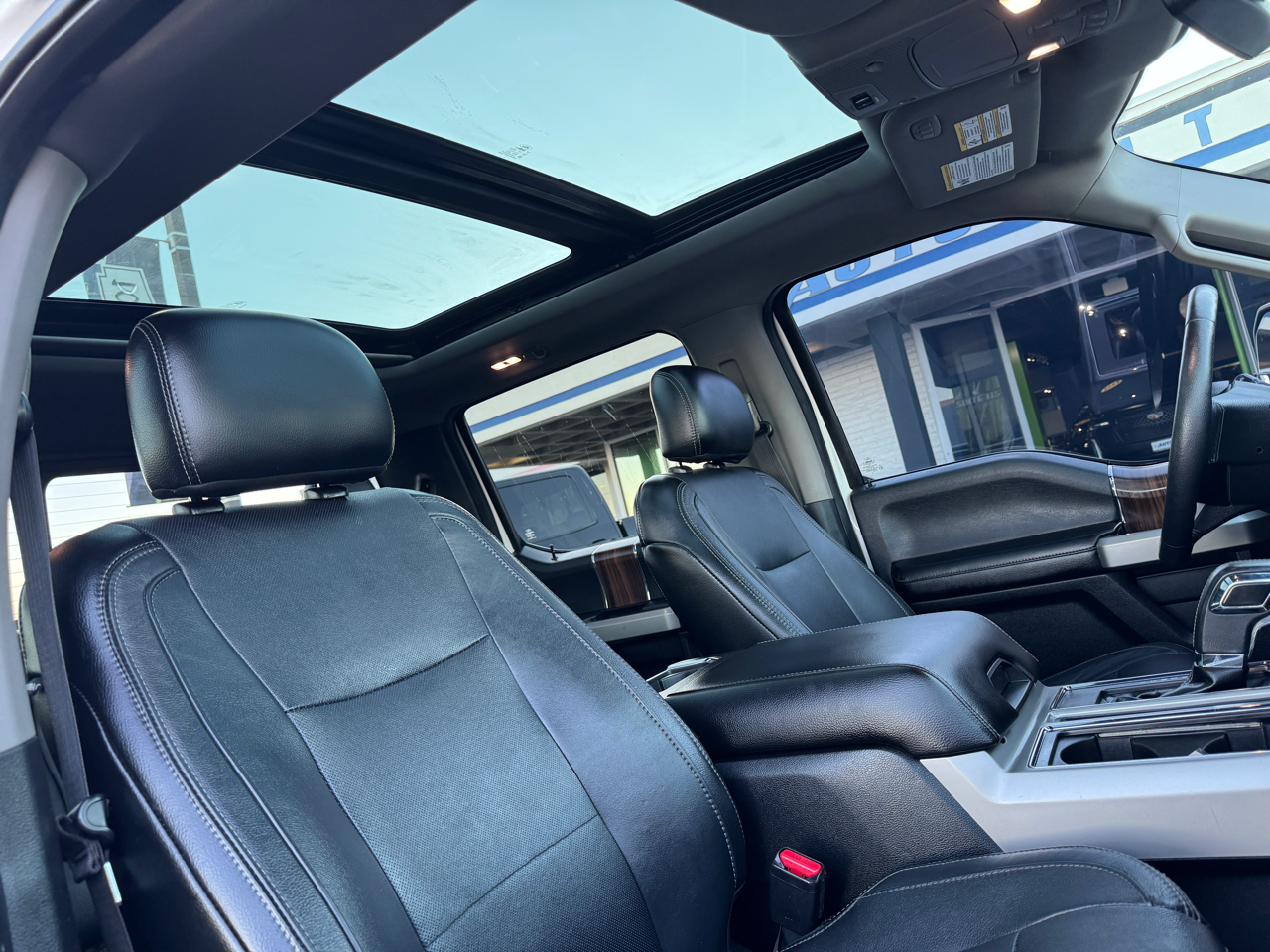 Ford F-150 Lariat SuperCab 5.5-ft Box 4WD 2015