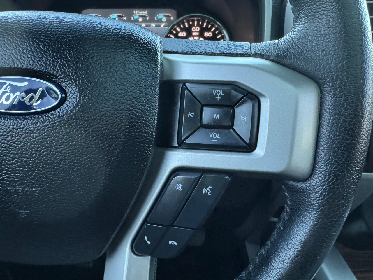 Ford F-150 Lariat SuperCab 5.5-ft Box 4WD 2015