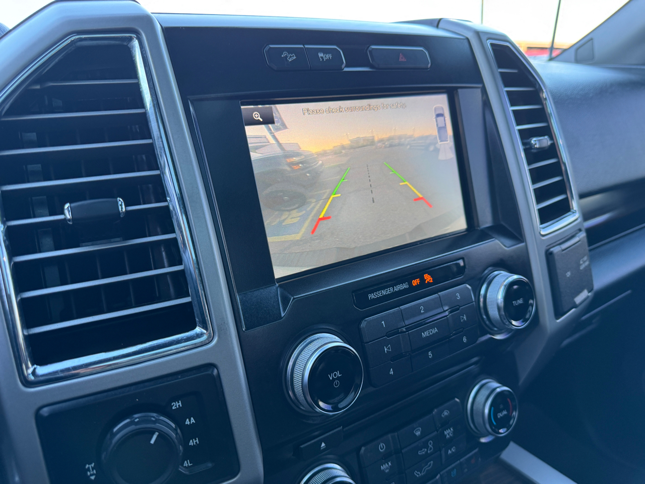 Ford F-150 Lariat SuperCab 5.5-ft Box 4WD 2015