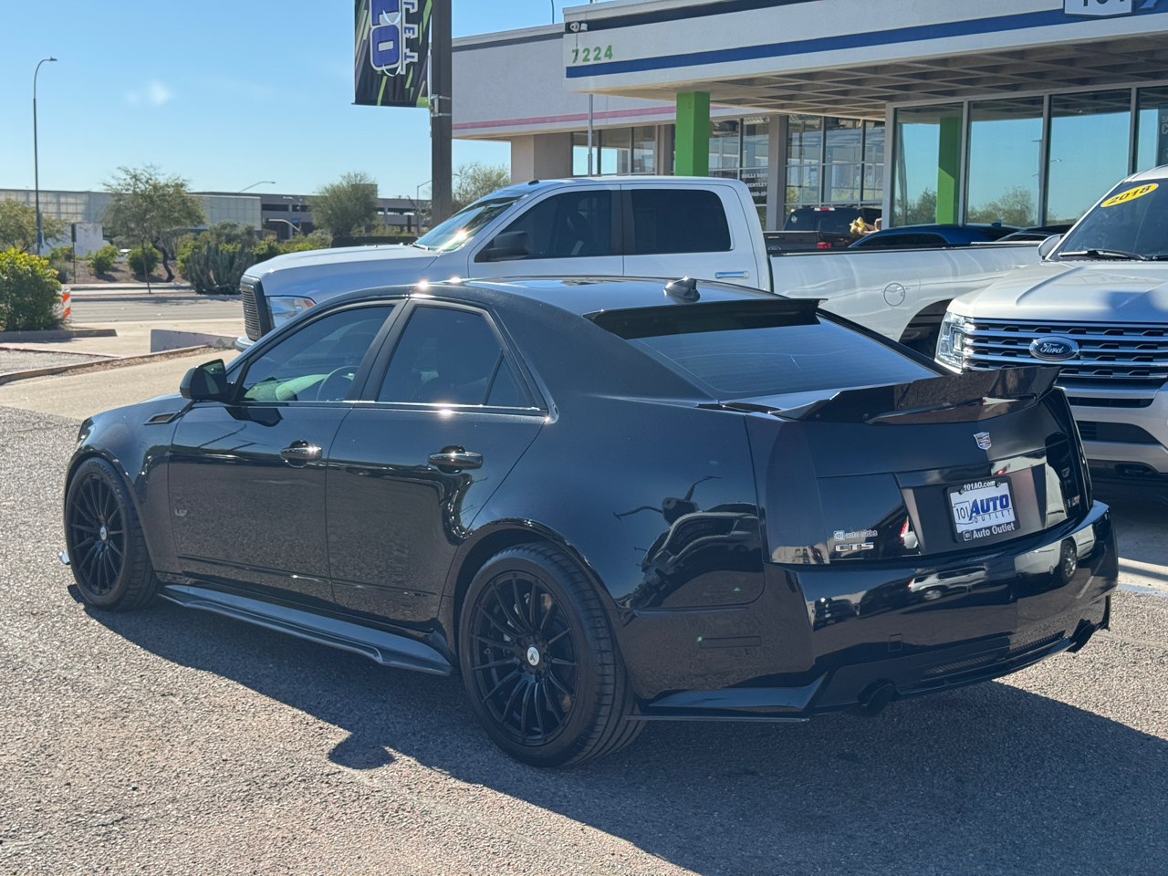 Cadillac CTS-V Sedan 4dr Sdn 2010