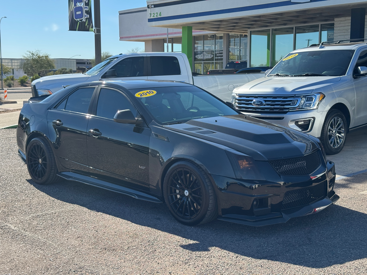 Cadillac CTS-V Sedan 4dr Sdn 2010