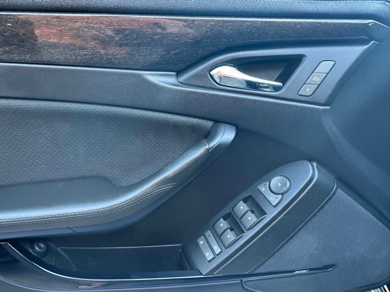 Cadillac CTS-V Sedan 4dr Sdn 2010