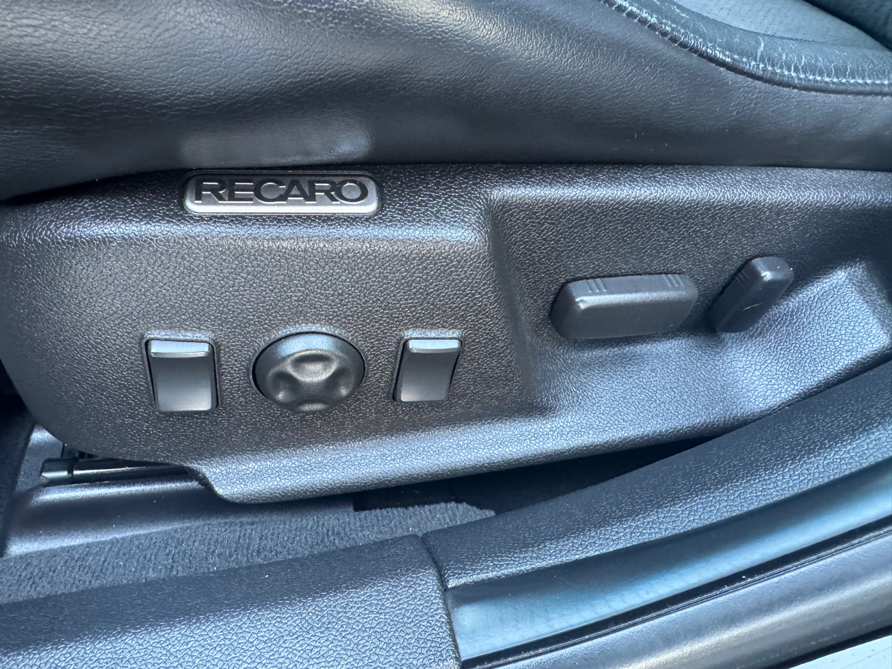 Cadillac CTS-V Sedan 4dr Sdn 2010