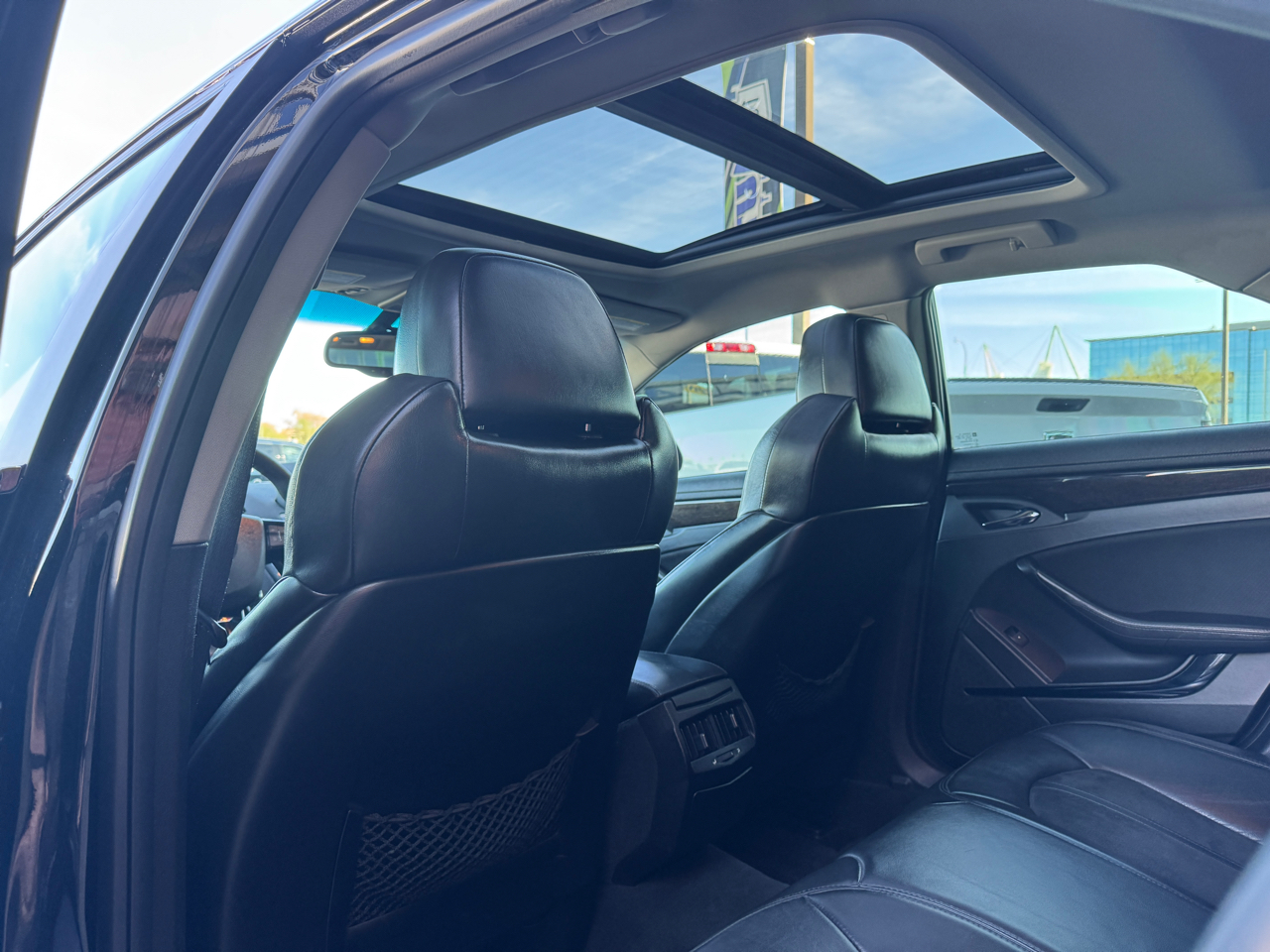 Cadillac CTS-V Sedan 4dr Sdn 2010