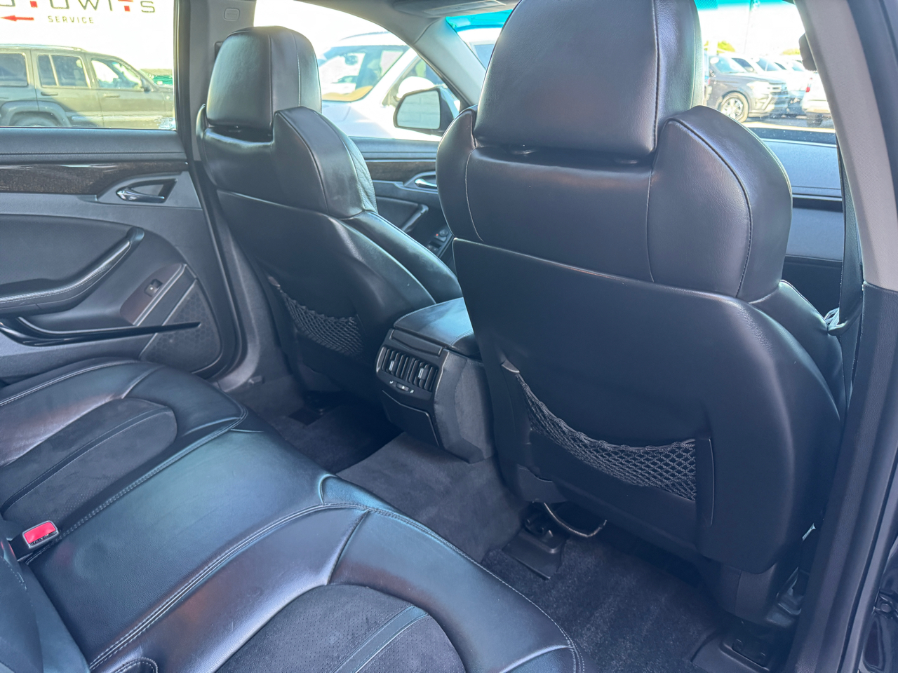 Cadillac CTS-V Sedan 4dr Sdn 2010