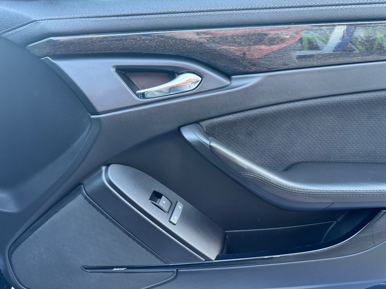 Cadillac CTS-V Sedan 4dr Sdn 2010