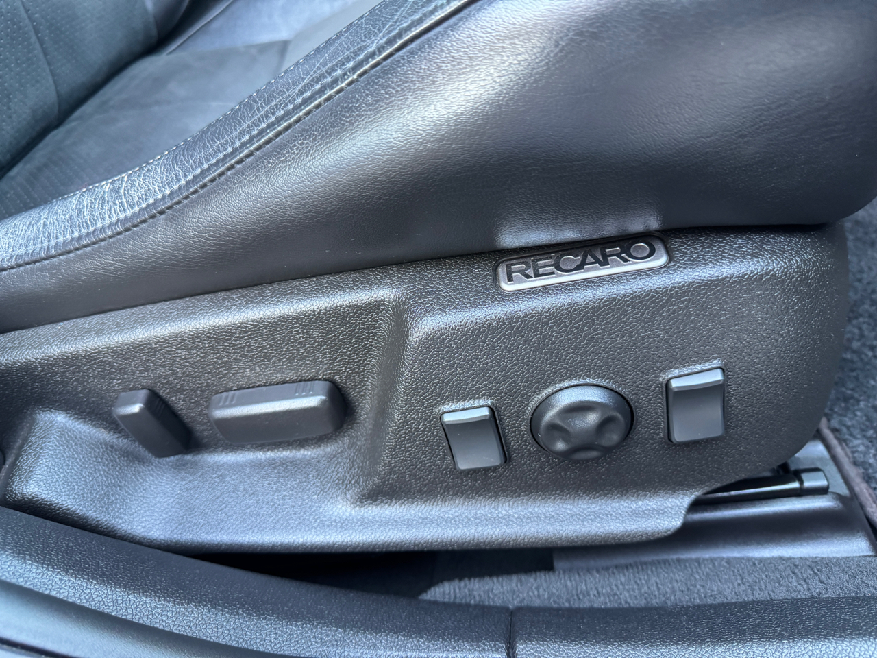 Cadillac CTS-V Sedan 4dr Sdn 2010