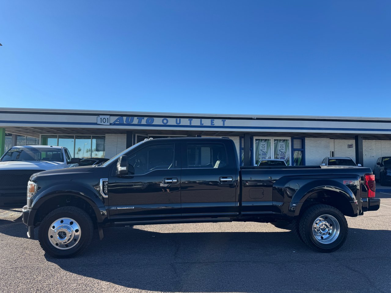 Ford F-450 SD Lariat Crew Cab 4WD DRW 2022