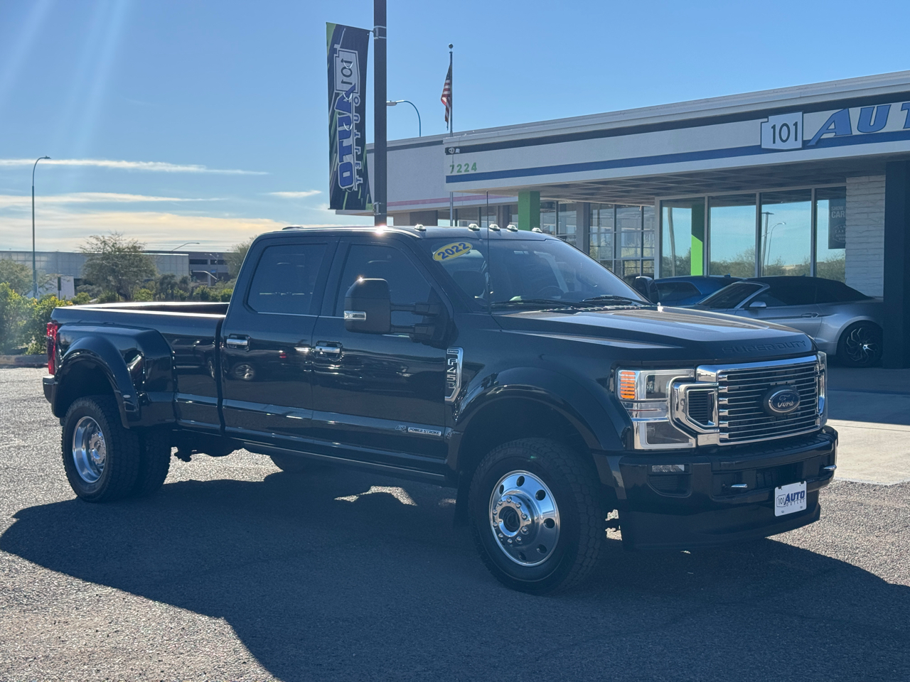 Ford F-450 SD Lariat Crew Cab 4WD DRW 2022