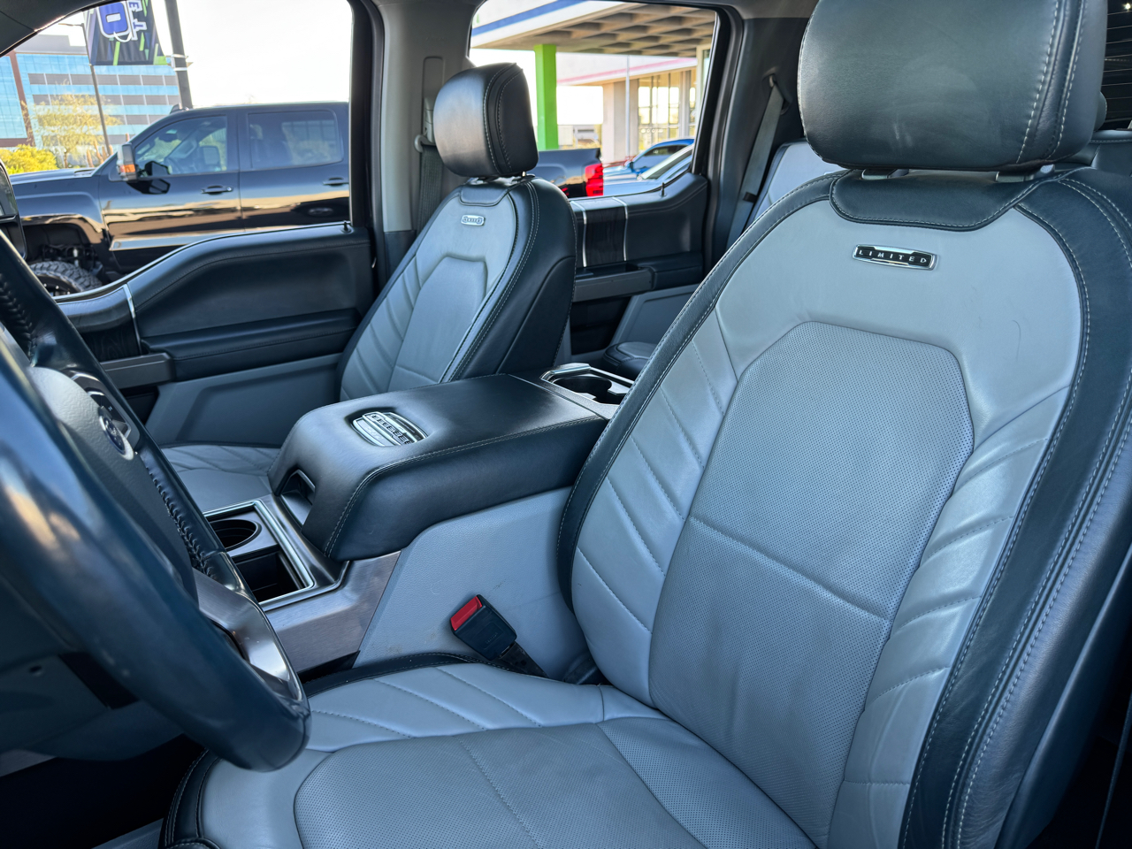 Ford F-450 SD Lariat Crew Cab 4WD DRW 2022