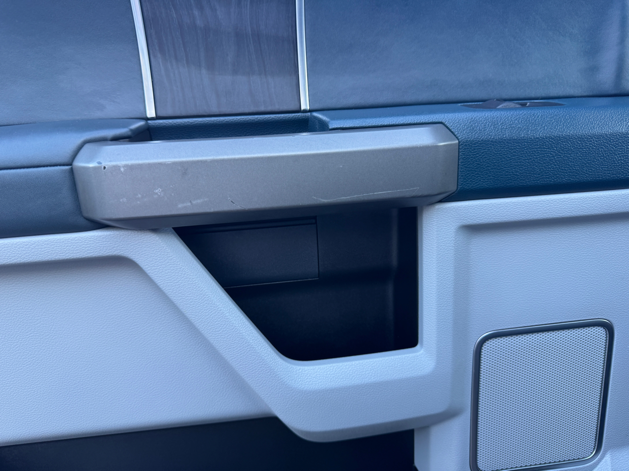 Ford F-450 SD Lariat Crew Cab 4WD DRW 2022