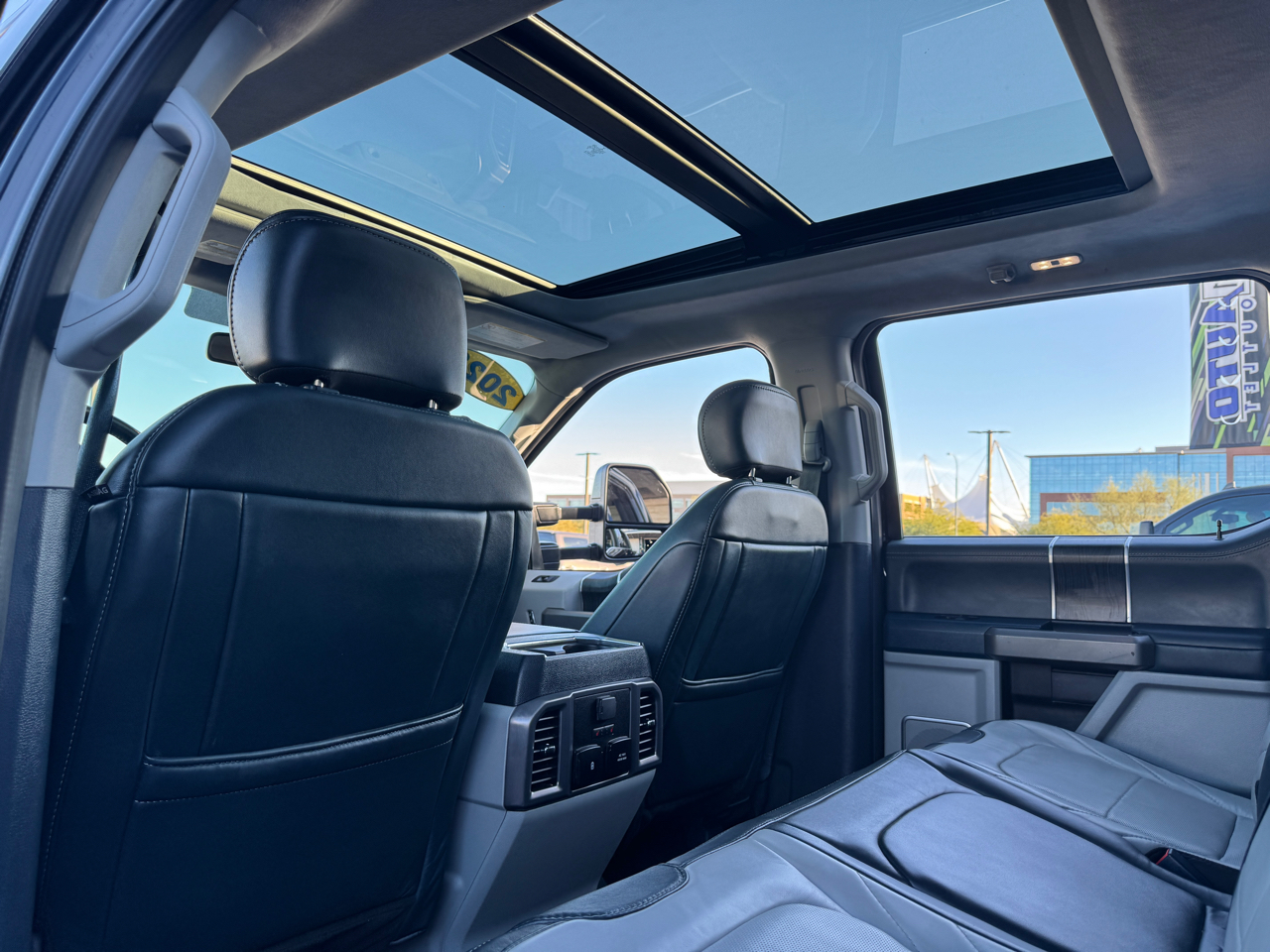 Ford F-450 SD Lariat Crew Cab 4WD DRW 2022