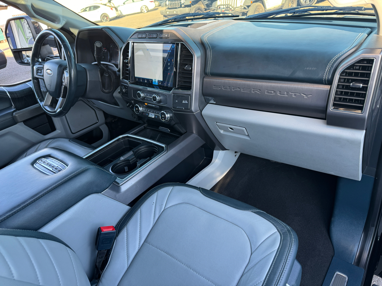 Ford F-450 SD Lariat Crew Cab 4WD DRW 2022